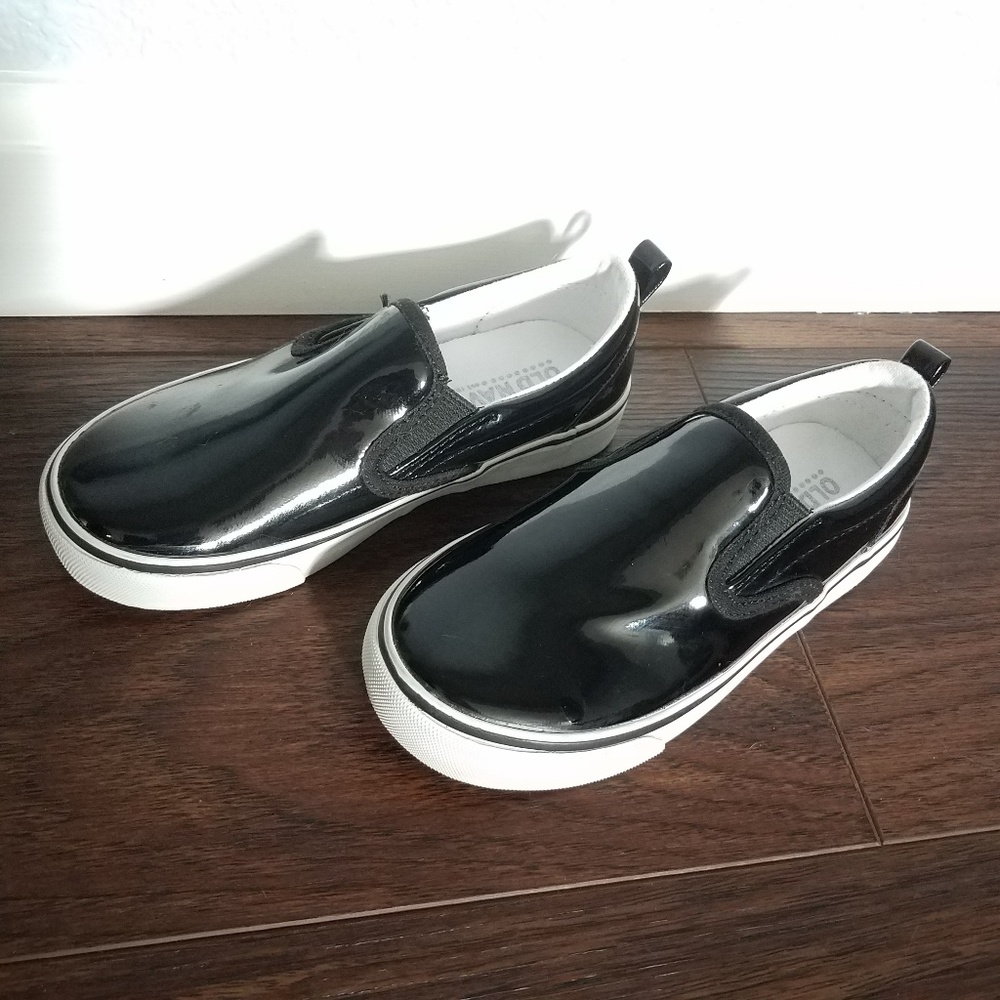 Slip on loafers in patent leather